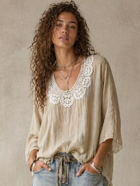 AVEC Bohemian Lace-Trim 100% Linen Tunic Top in Tan Resortwear Vacation Wear M